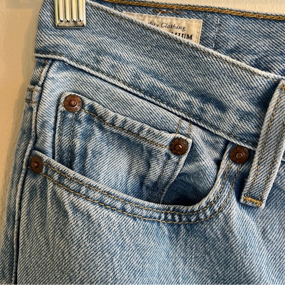 Levi’s Wedgie Straight Jeans - Picture 4 of 16